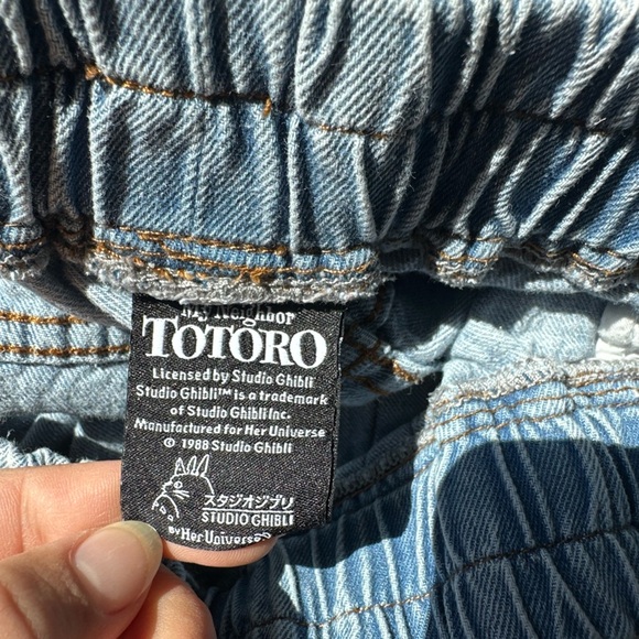 HOT TOPIC Studio Ghibli My Neighbor Totoro Elastic High-Waisted Denim Shorts - Picture 7 of 8